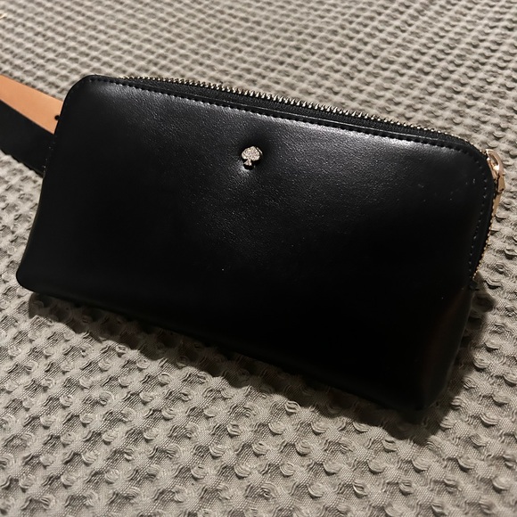 kate spade Handbags - Kate Spade Black Leather Crossbody Bag